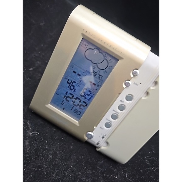 Oregon Scientific Deluxe Wireless Weather Station & Atomic Clock Model BAR608HGA - Picture 4 of 7